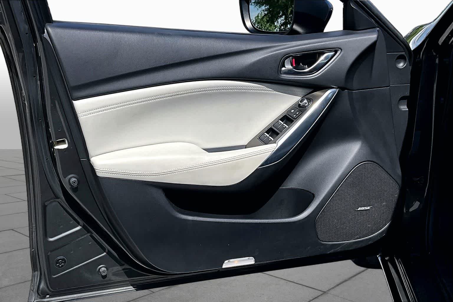 Used 2017 Machine Gray Metallic Mazda Grand Touring image 22
