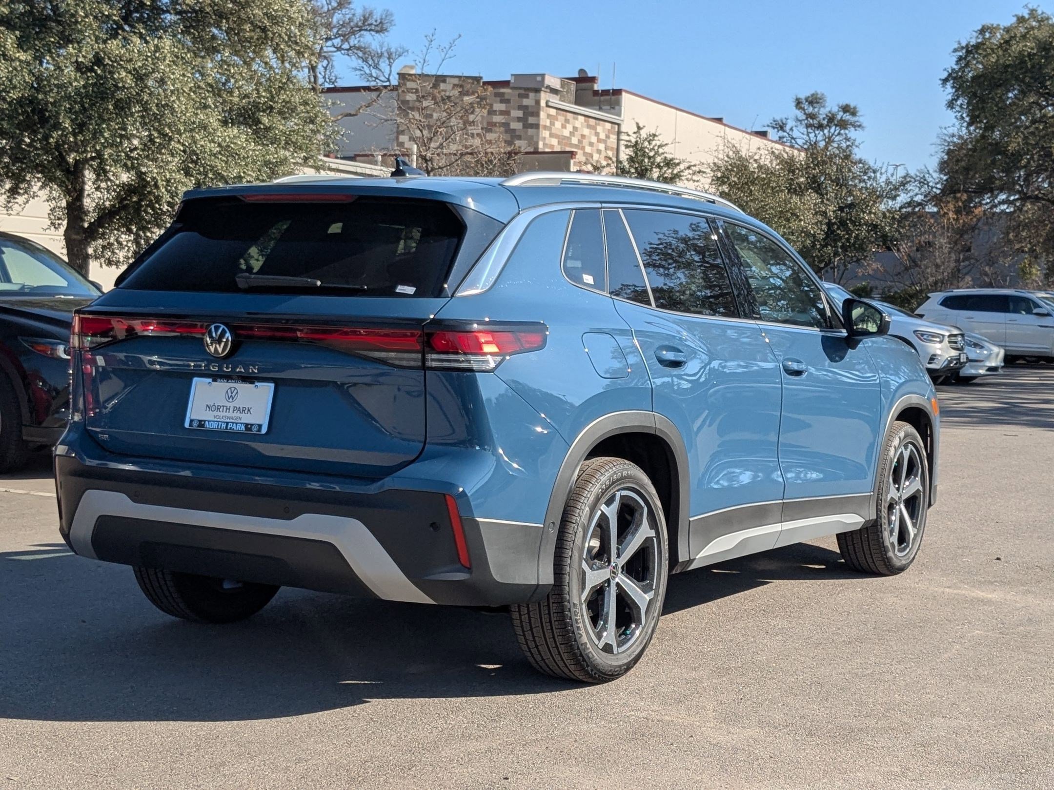 New 2026 Monterey Blue Pearl Volkswagen SE image 2