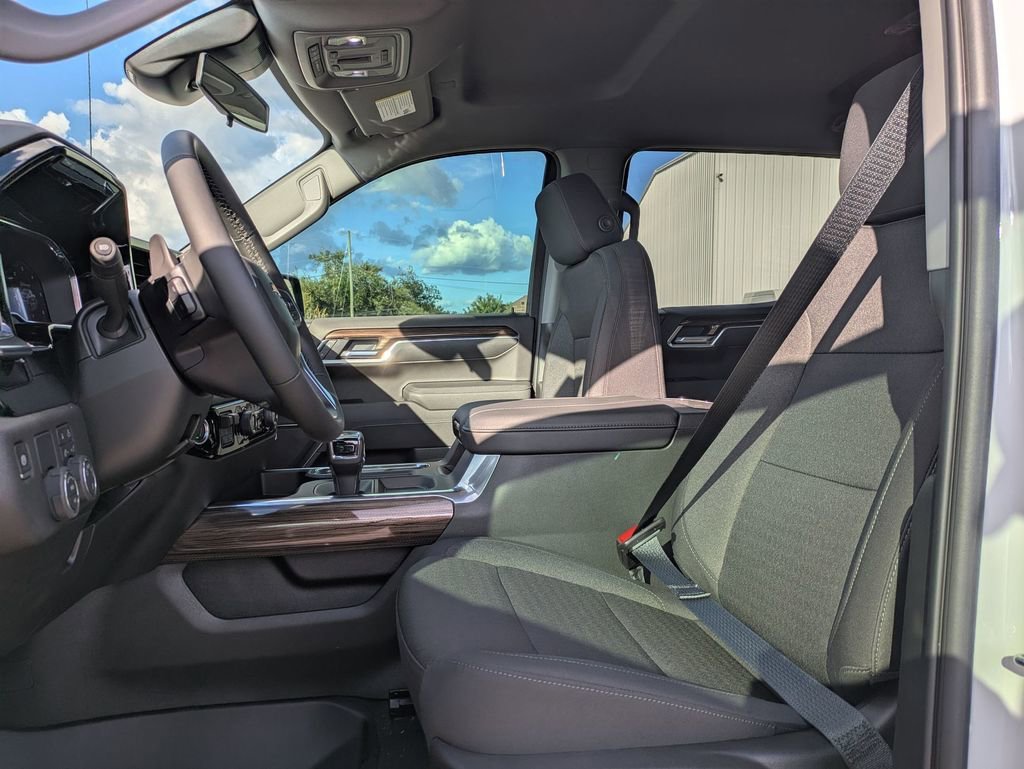 2025 Chevrolet Silverado 1500 LT - Photo 15