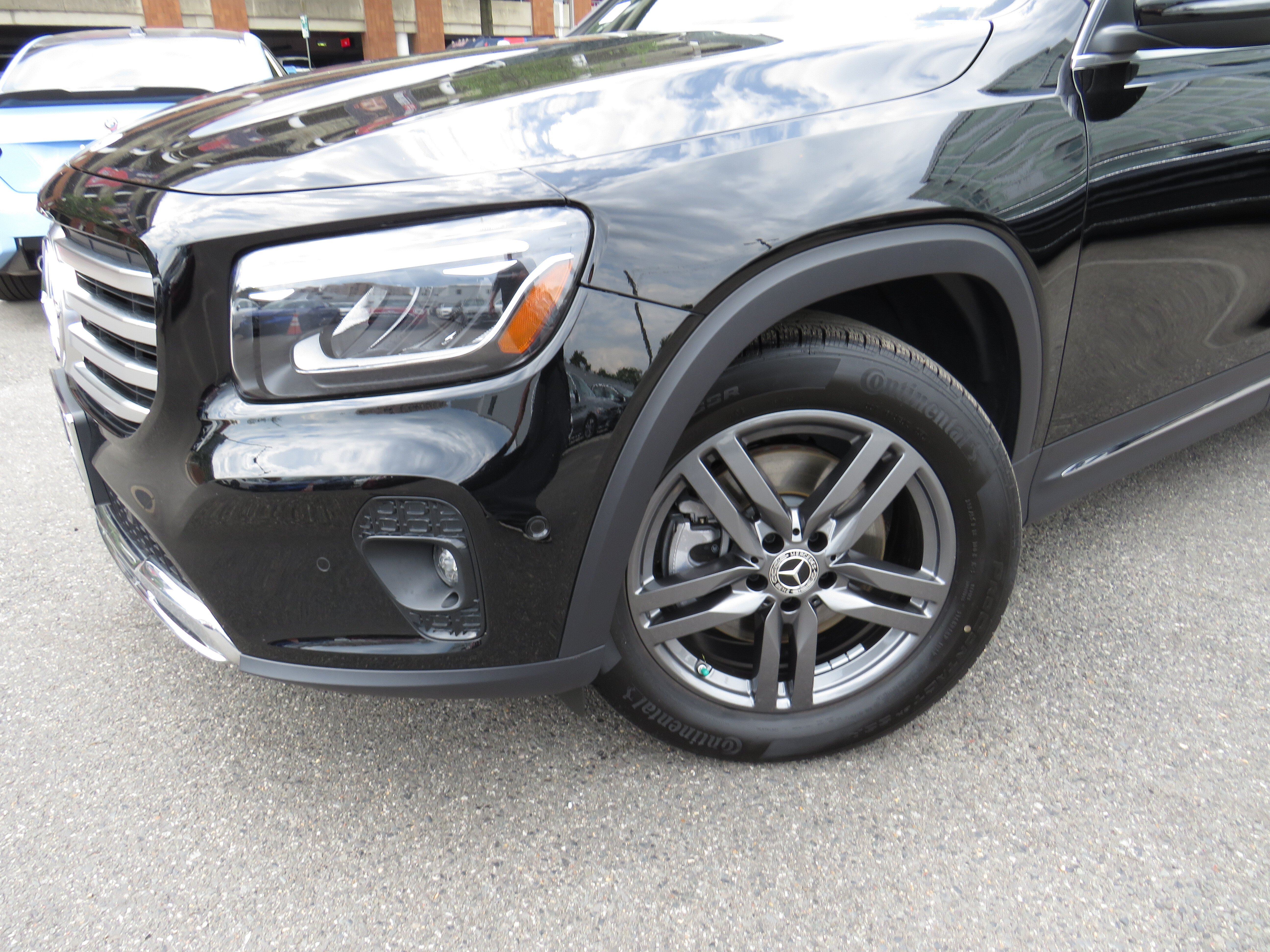 Used 2026 Night Black Mercedes-Benz GLB 250 4MATIC® image 22