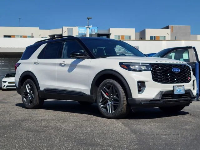 2025 Ford Explorer ST - Photo 37