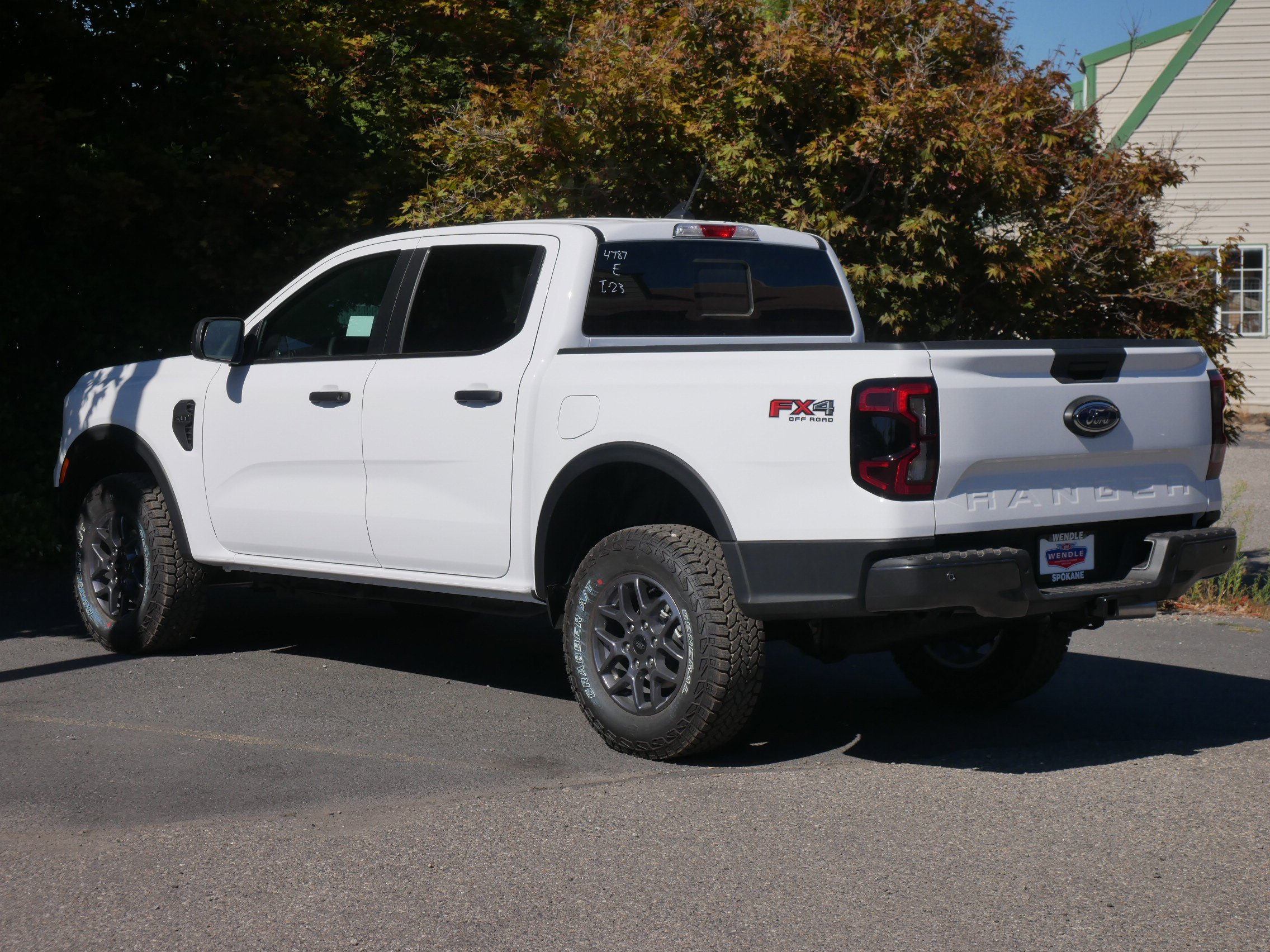 New 2025 Oxford White Ford XLT image 22