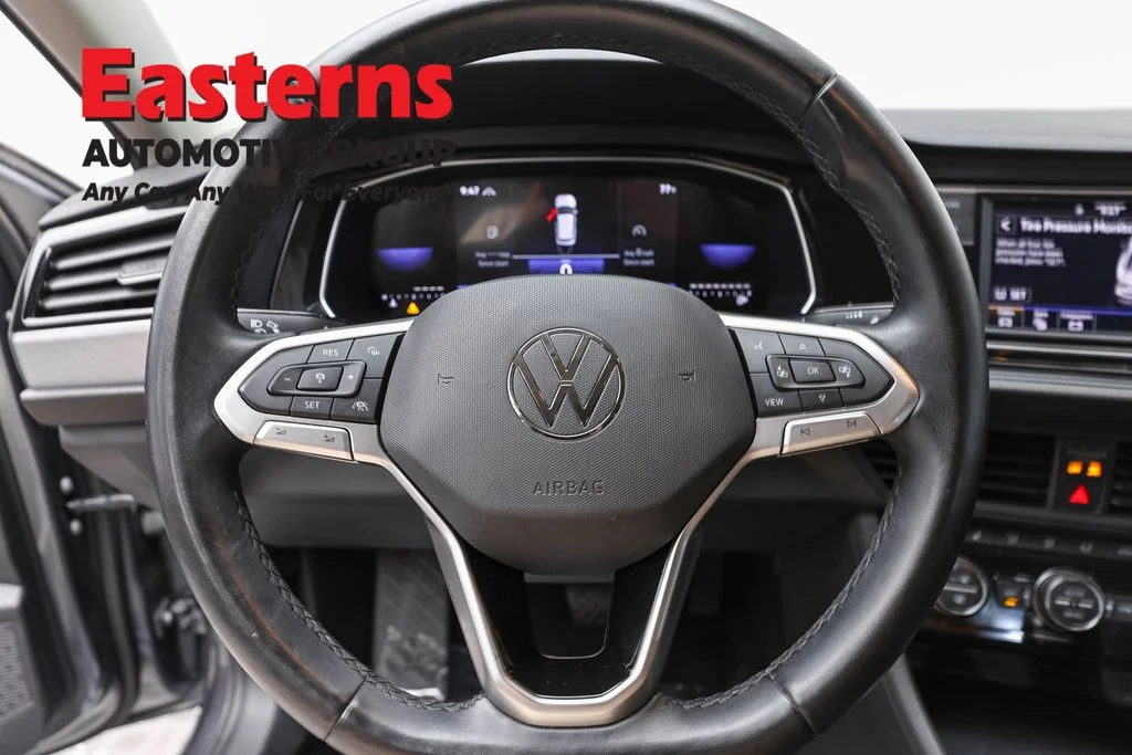 Used 2024 Silver Volkswagen 1.5T SE image 10