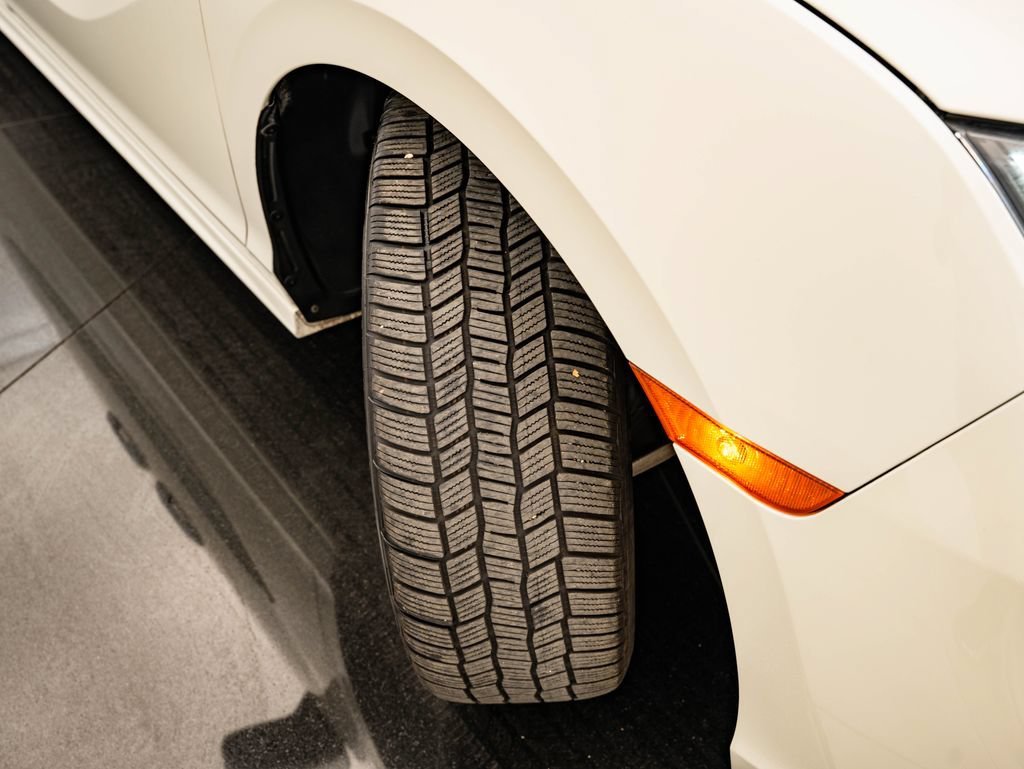 Used 2019 White Diamond Pearl Honda Elite image 62