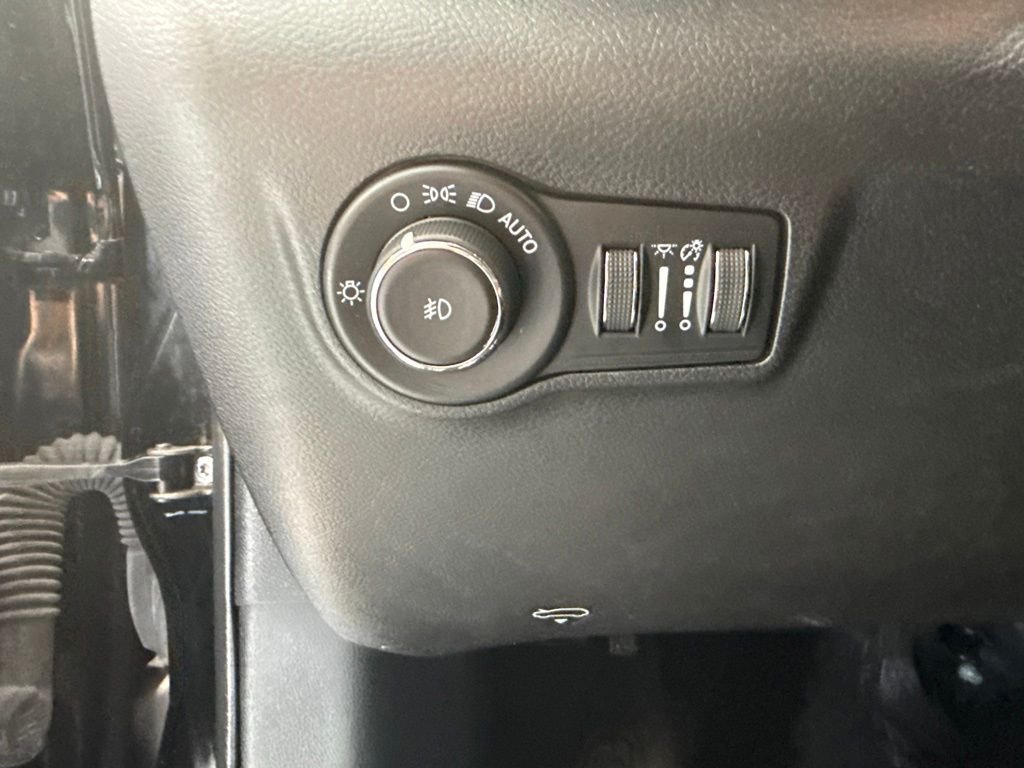 Used 2024 Black Jeep Latitude image 16