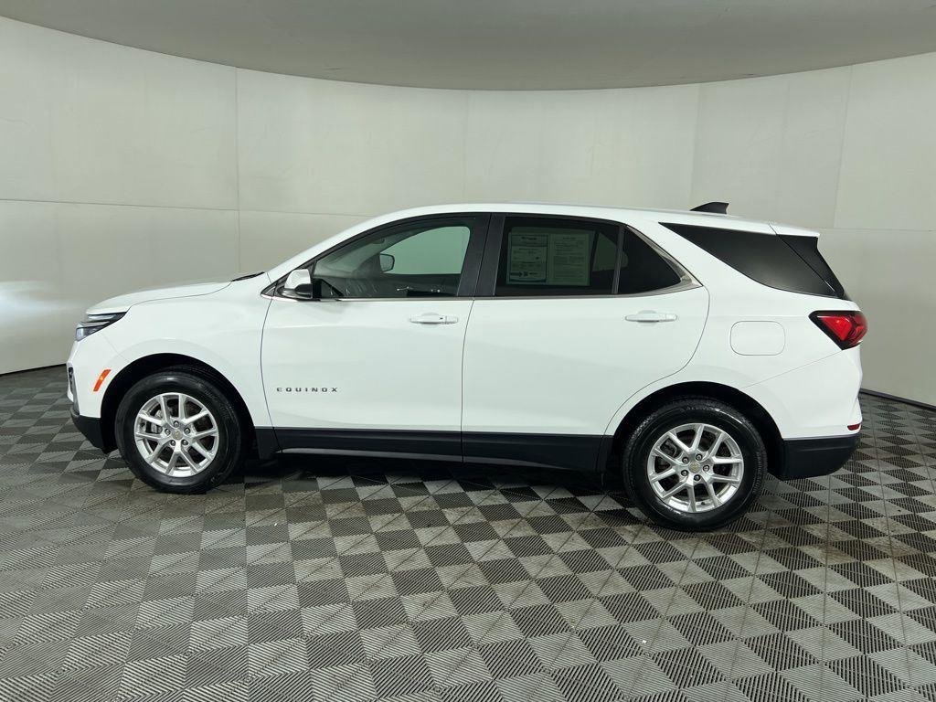 Used 2024 Summit White Chevrolet LT image 6