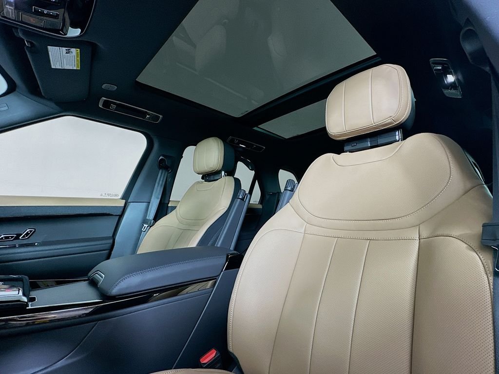 New 2026 Fuji White Land Rover Dynamic SE image 16