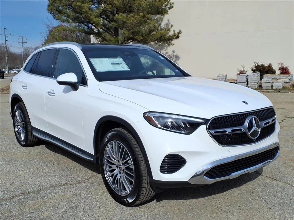 New 2026 WHITE Mercedes-Benz GLC 300 image 4