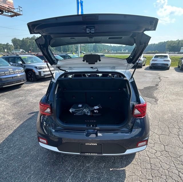 New 2026 White Hyundai SEL w/Two-Tone Roof image 4
