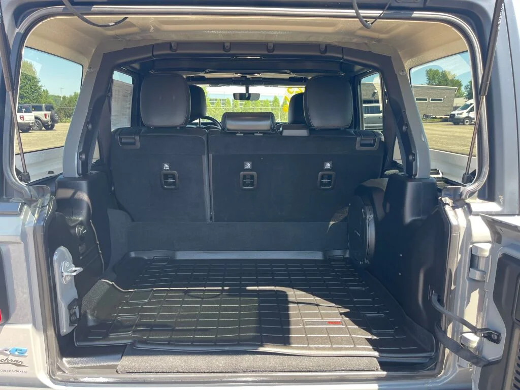 Certified Used 2023 Sting-Gray Clearcoat Jeep Rubicon image 25