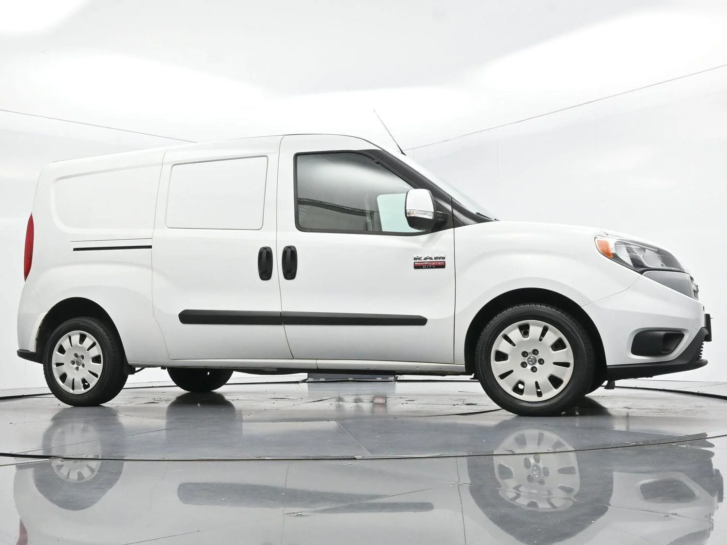 Used 2018 Bright White Ram Tradesman SLT image 42