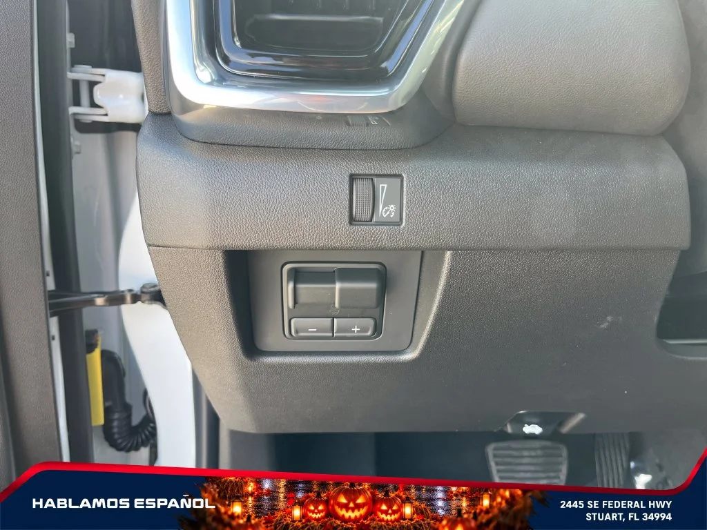 New 2026 Summit White GMC Elevation image 24