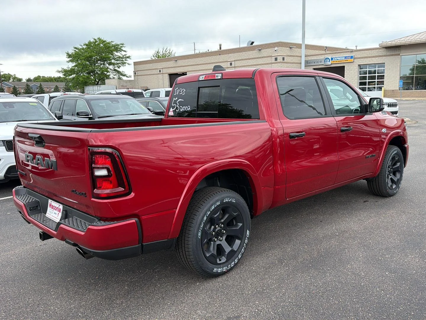 New 2026 Molten Red Pearl-Coat Exterior Paint RAM Big Horn image 7
