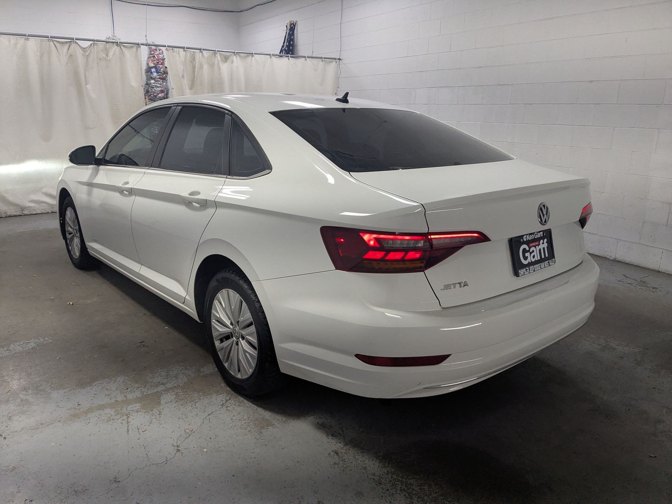 Used 2019 White Volkswagen S image 7