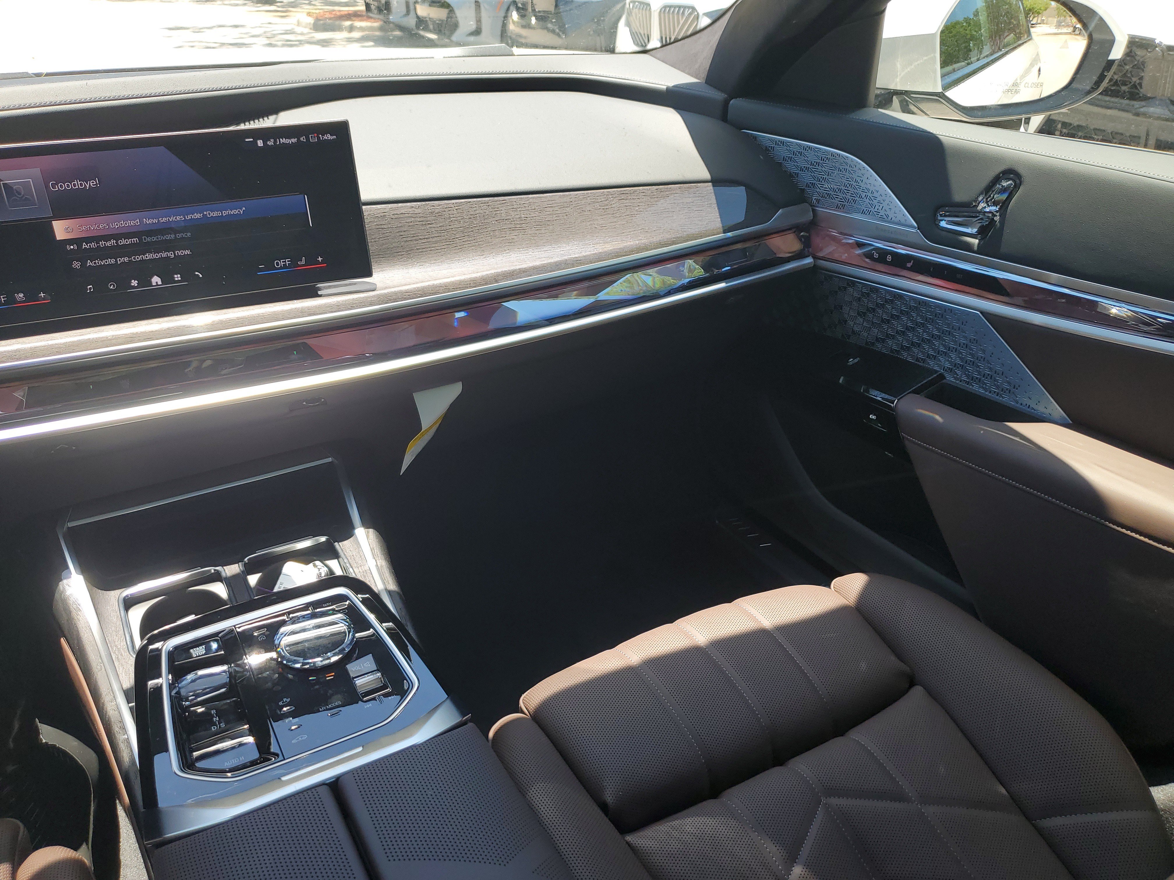 New 2026 Mineral White Metallic BMW 760i xDrive image 15