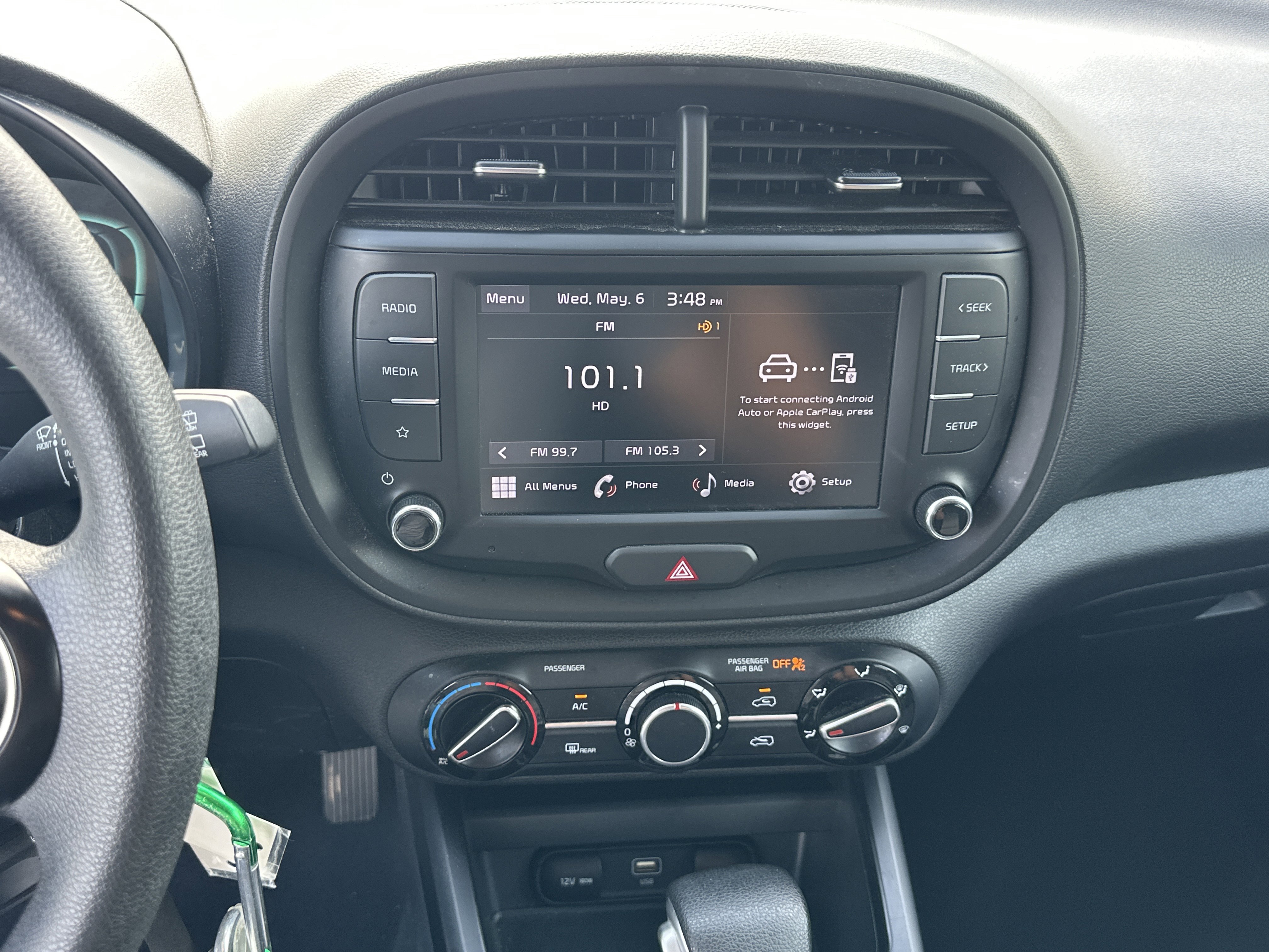 Used 2024 Snow White Pearl Kia LX image 24