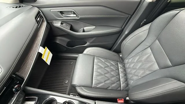 2026 Nissan Rogue Platinum - Photo 12