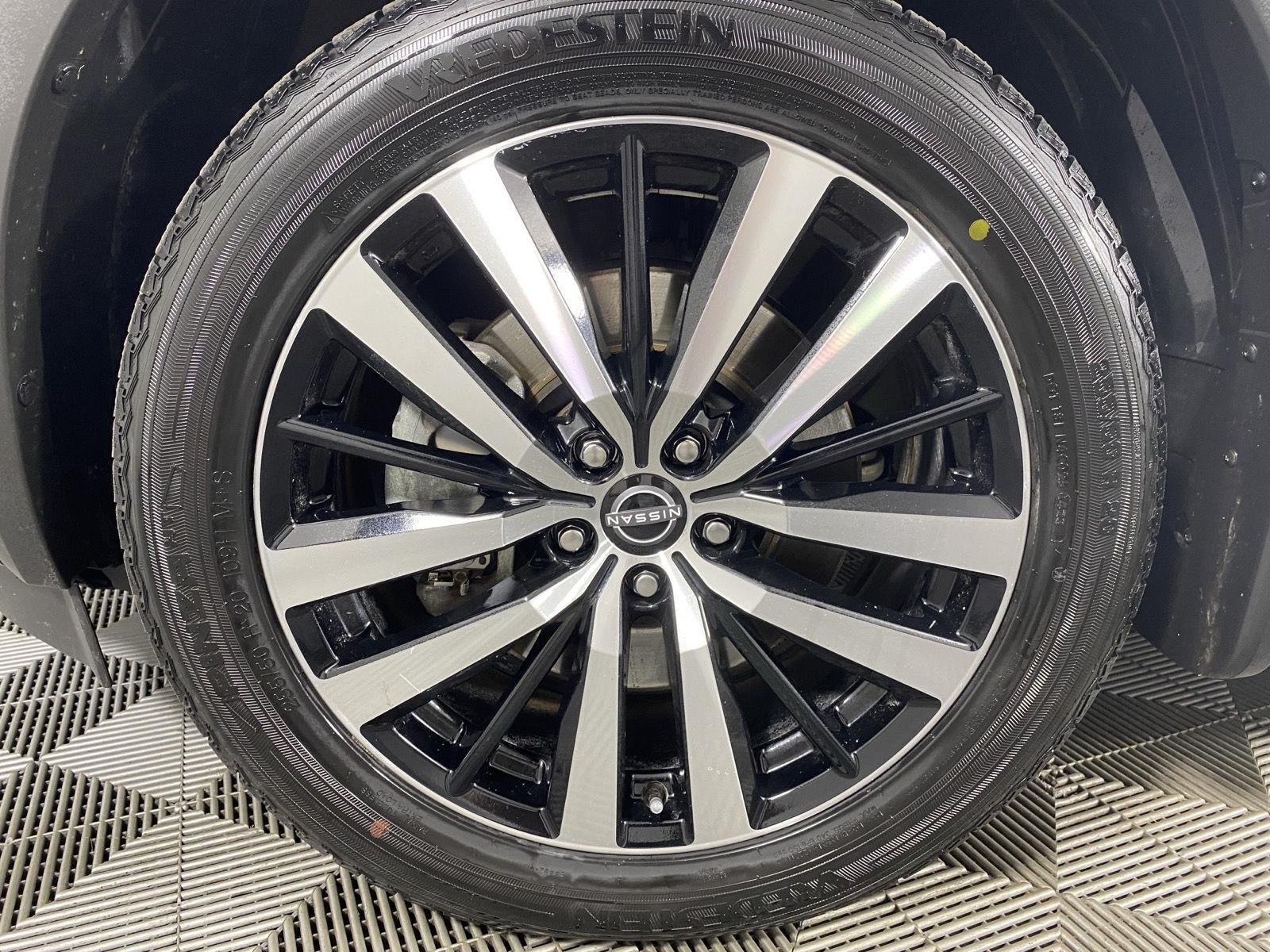 Used 2023 Brilliant Silver Metallic Nissan Platinum image 12