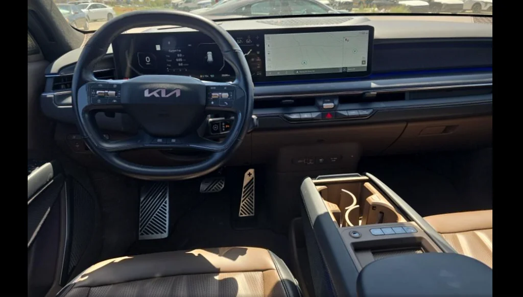 Used 2024 White Kia GT-Line image 4