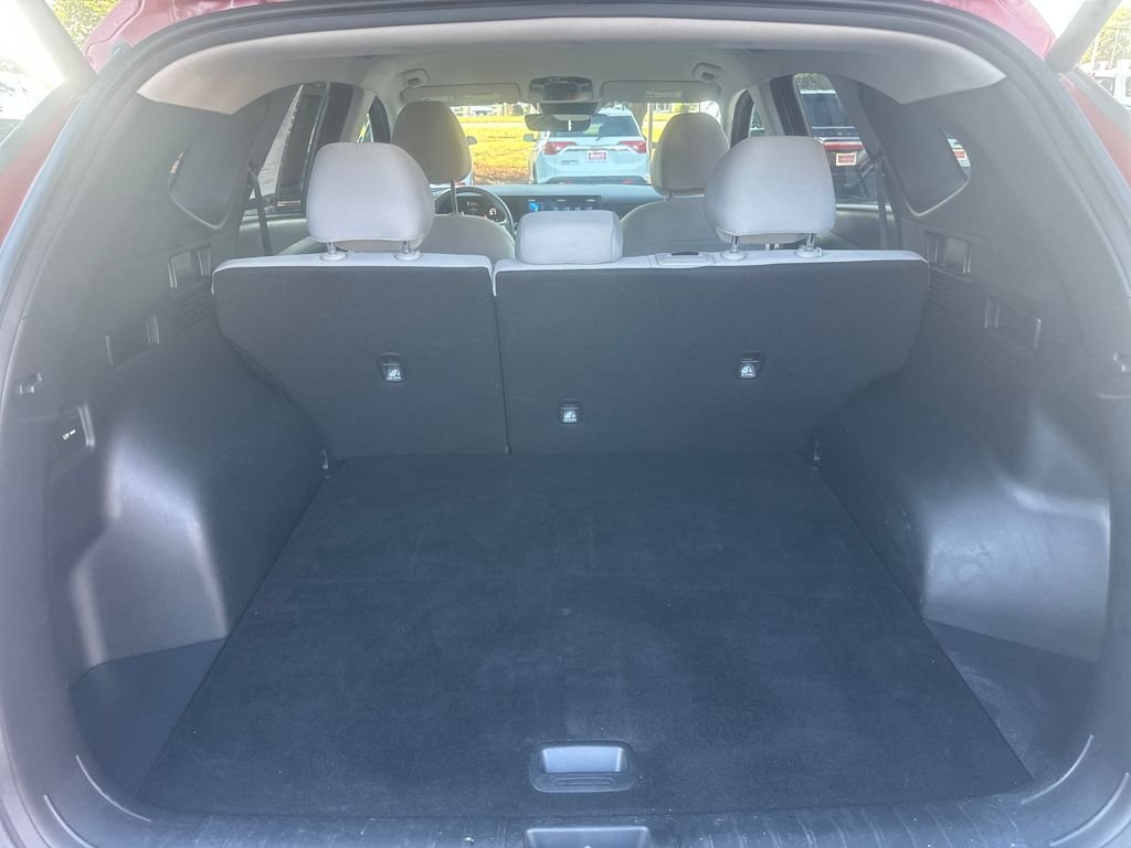 Used 2025 Red Hyundai SEL image 21