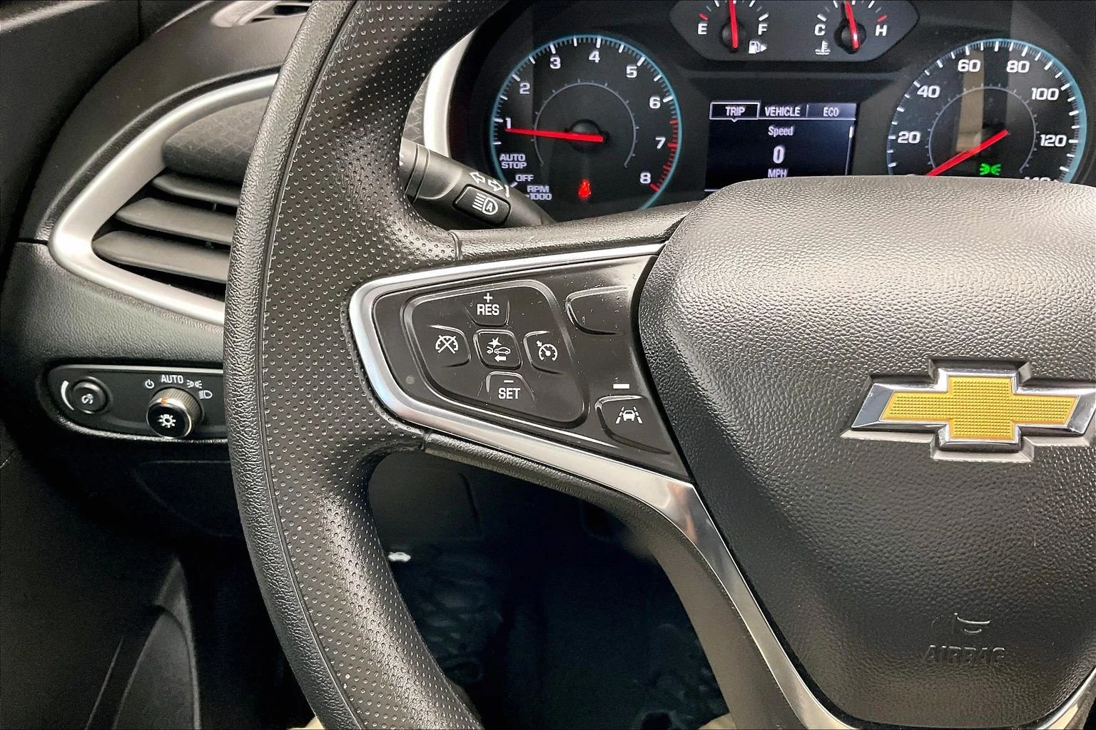 Used 2025 Summit White Chevrolet LT image 21