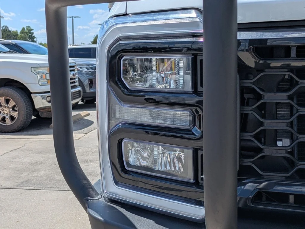 New 2026 Oxford White Ford Lariat image 9