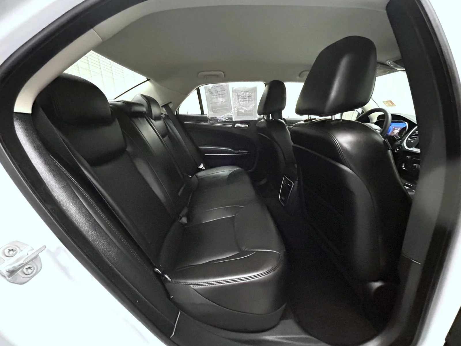 Used 2022 White Chrysler Touring image 18