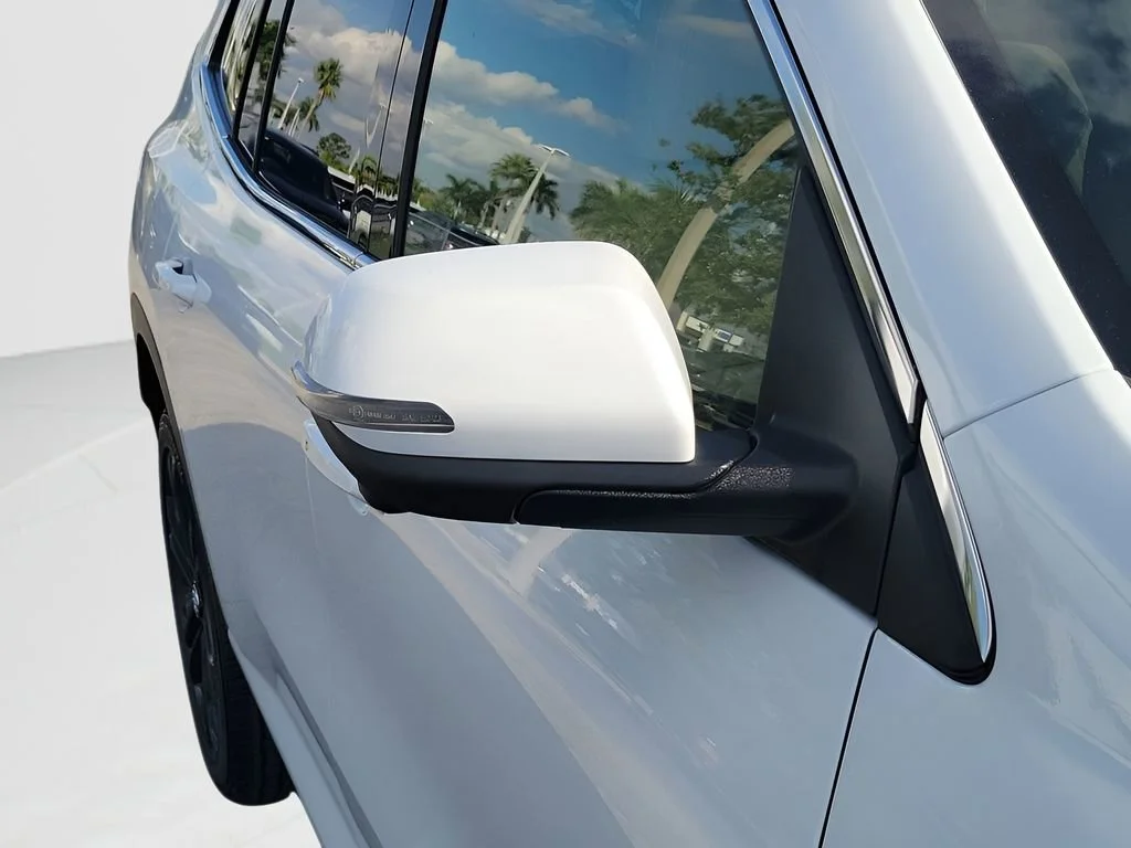 New 2026 Iridescent White Tricoat Buick Preferred image 21