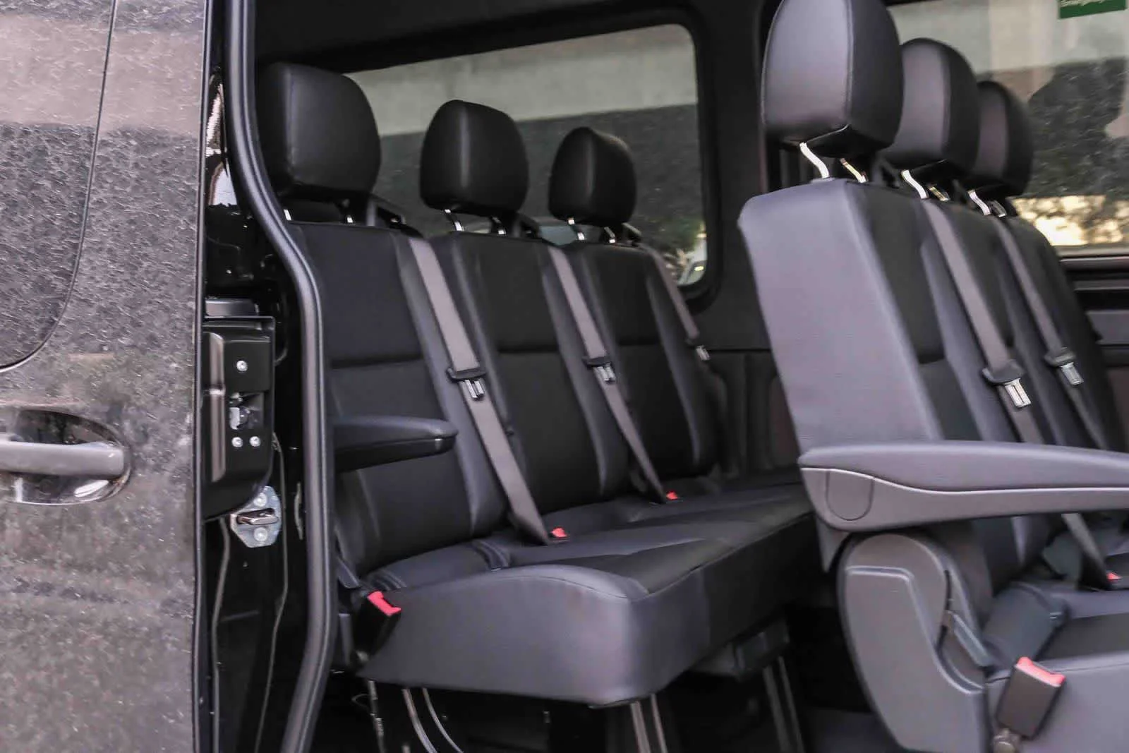 New 2026 Obsidian Black Metallic Mercedes-Benz Passenger 144WB High Roof AWD 2.0L I4 Diesel Turbo image 24