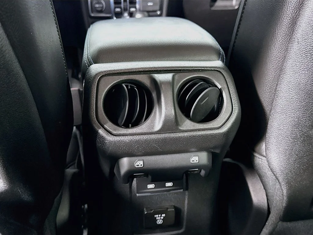 Used 2022 White Jeep Unlimited Rubicon 4xe image 24