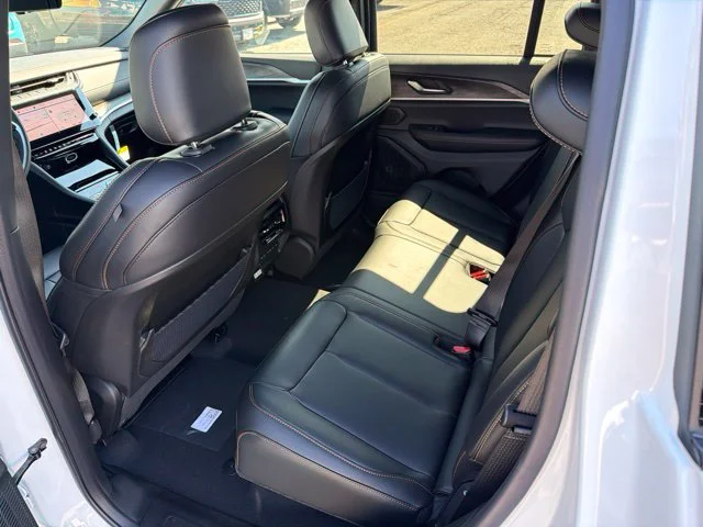 New 2026 White Jeep  image 7