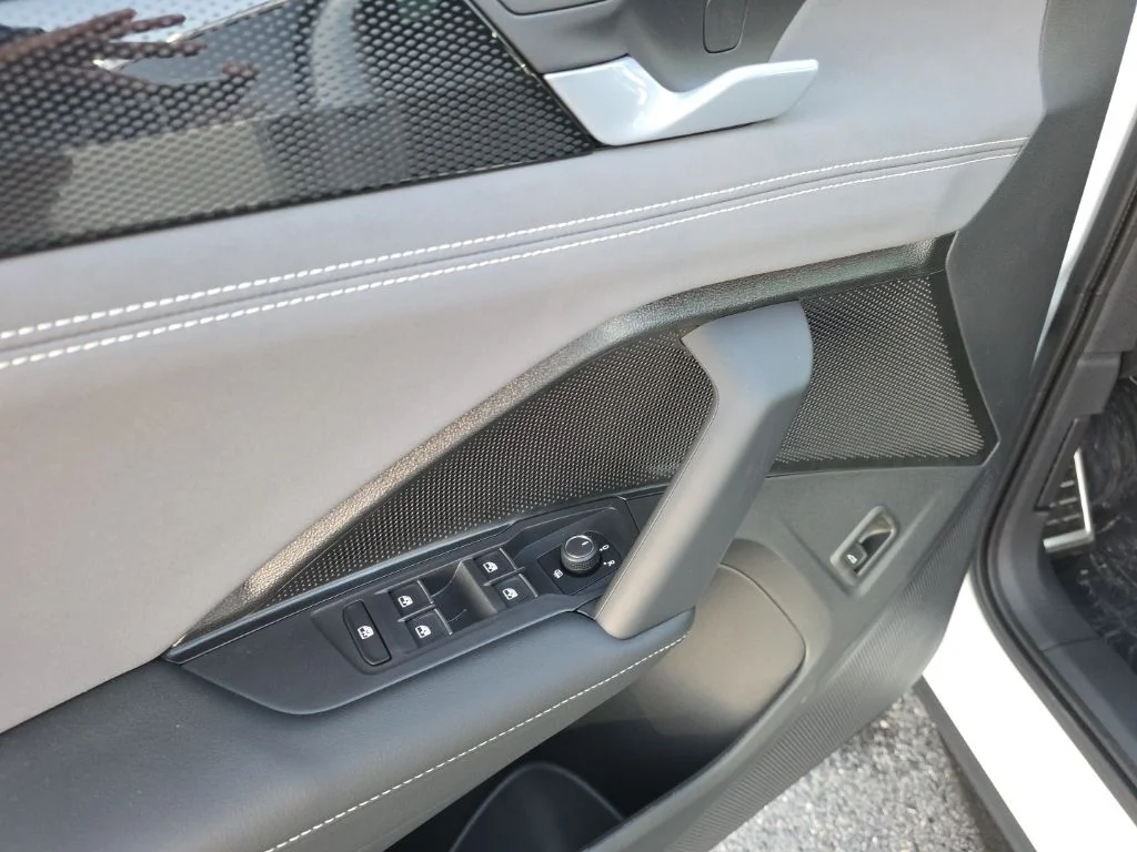 2026 Volkswagen Tiguan SE R-LINE BLACK - Photo 10