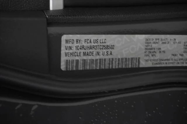 New 2026 Baltic Gray Metallic Clear-Coat Exterior Paint Jeep Laredo image 40