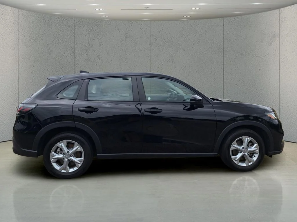 Used 2025 Black Honda LX image 6