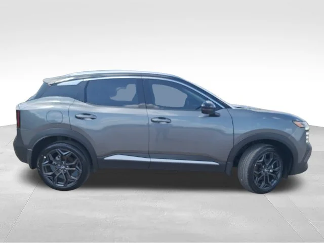 Certified Used 2025 Gray Nissan SR image 9