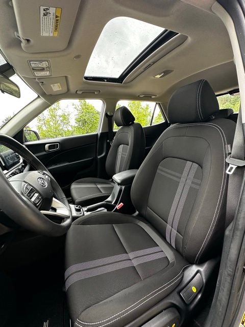 2025 Hyundai Venue SEL - Photo 11