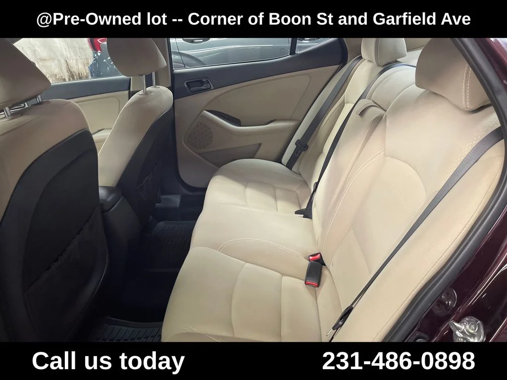Used 2014 Red Kia LX image 21