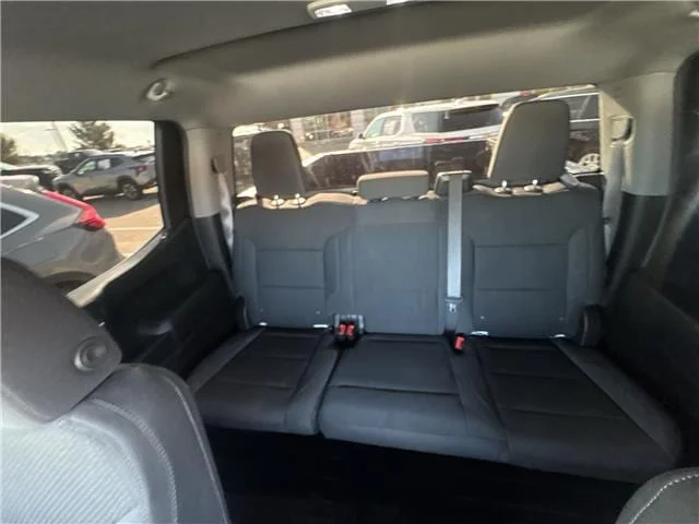 Used 2025 Summit White GMC Pro 4x4 Crew Cab 6.6 ft. box 157 in. WB image 27