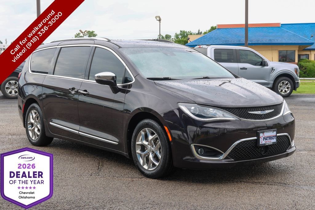 2020 Chrysler Pacifica Limited's photo