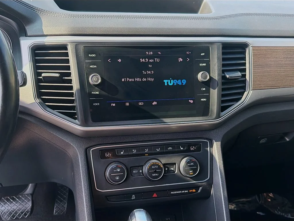 Certified Used 2019 Pure White Volkswagen 3.6L V6 SE w/Technology image 10