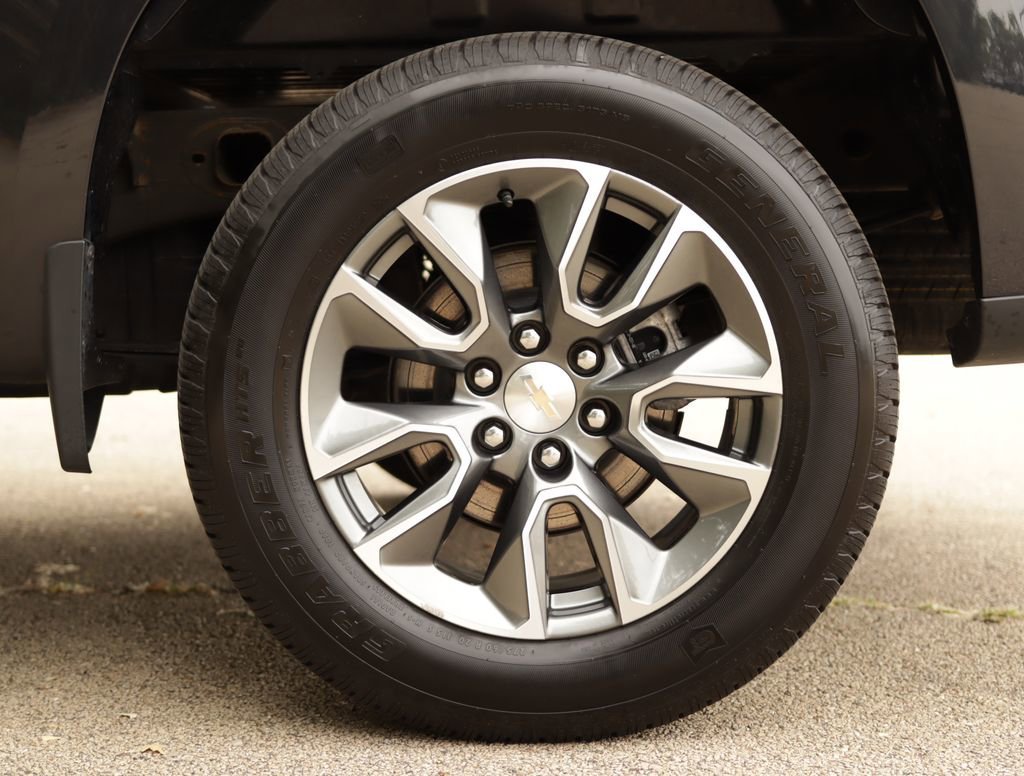 Used 2024 Dark Ash Metallic Chevrolet LT (2FL) image 35
