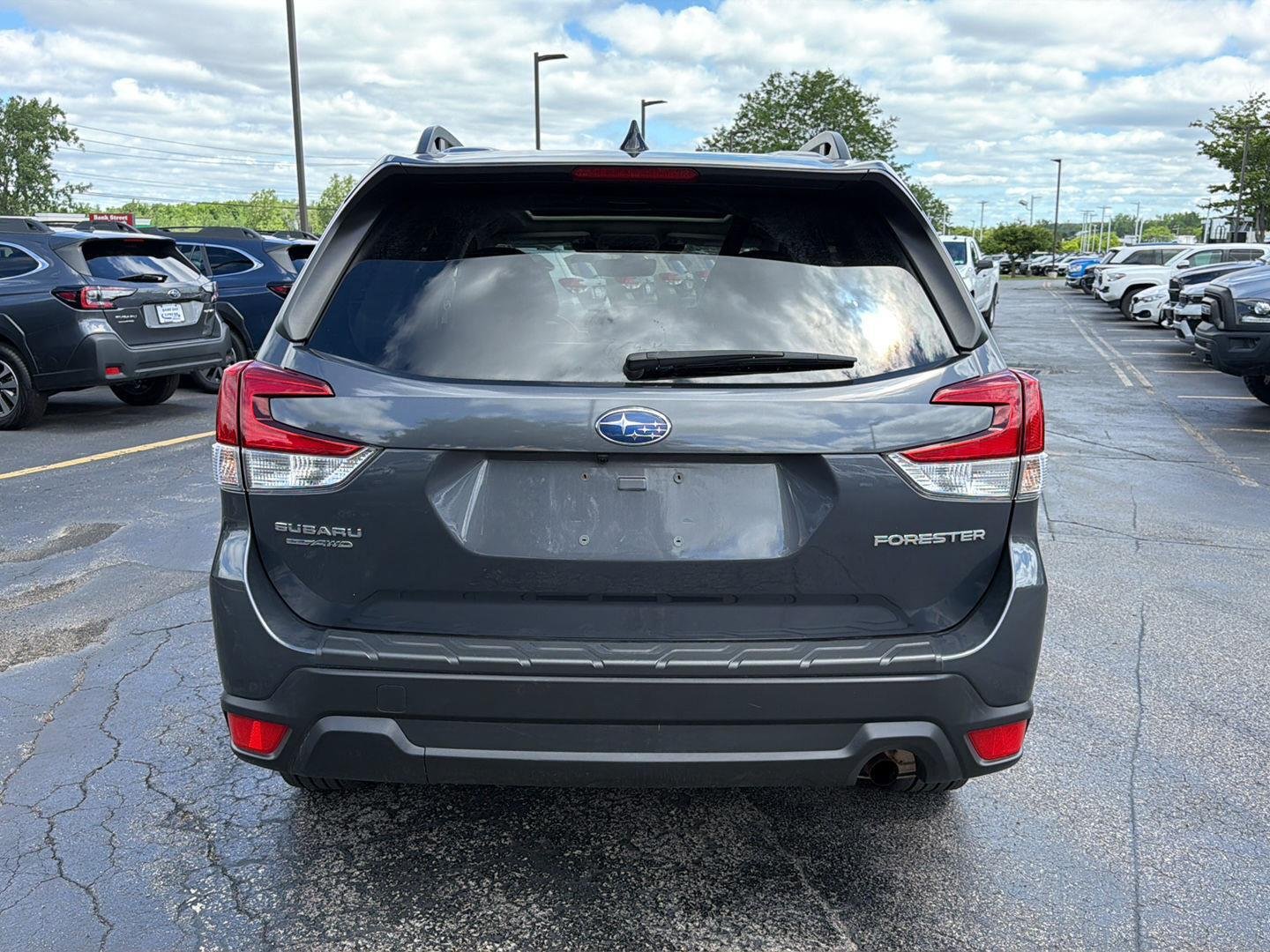 Used 2024 Magnetite Gray Metallic Subaru Premium image 9