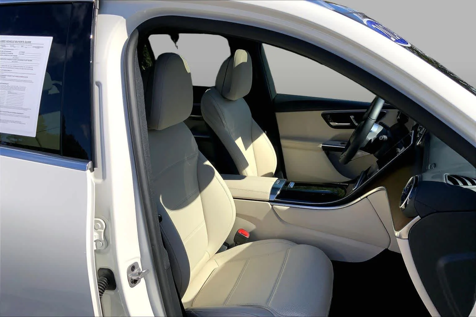 Used 2024 Polar White Mercedes-Benz GLC 300 image 8