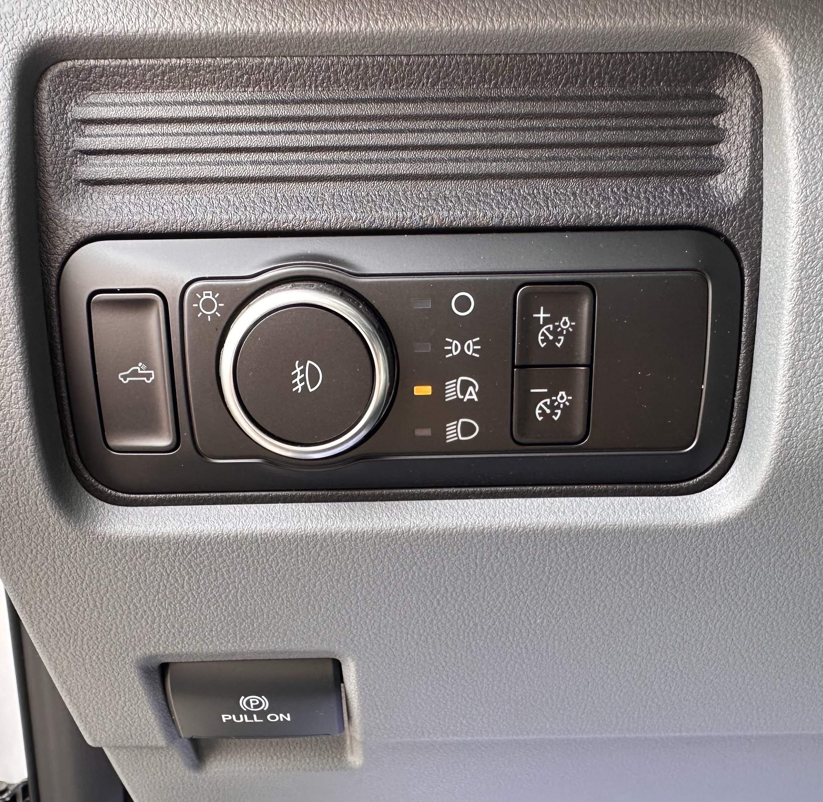 New 2026 Oxford White Ford F-250® XL image 19