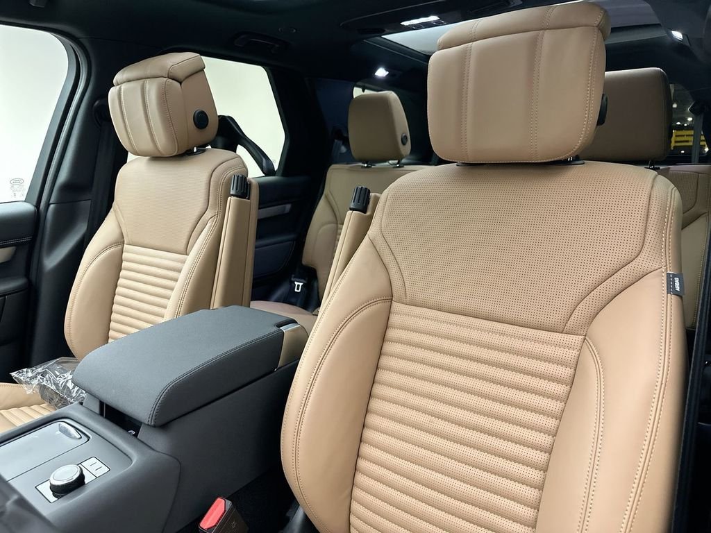 New 2026 Eiger Grey Metallic Land Rover Gemini Edition image 18