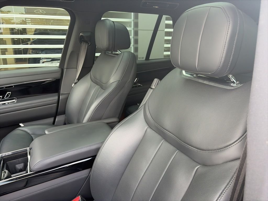 Used 2023 Santorini Black Metallic Land Rover SE image 16
