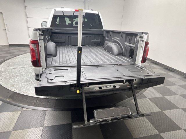 Used 2024 Oxford White Ford XLT image 7