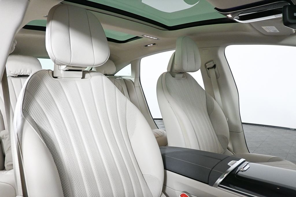 Certified Used 2023 White Mercedes-Benz 450 image 21