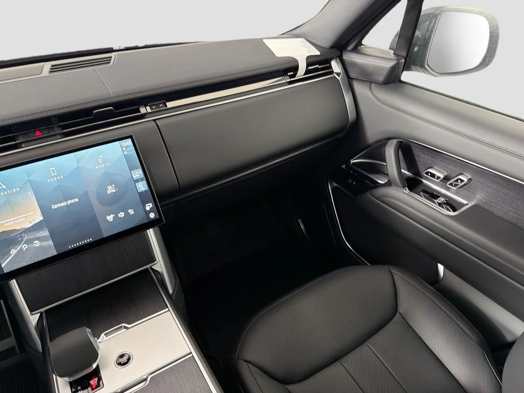 New 2026 Carpathian Grey Land Rover SE image 25