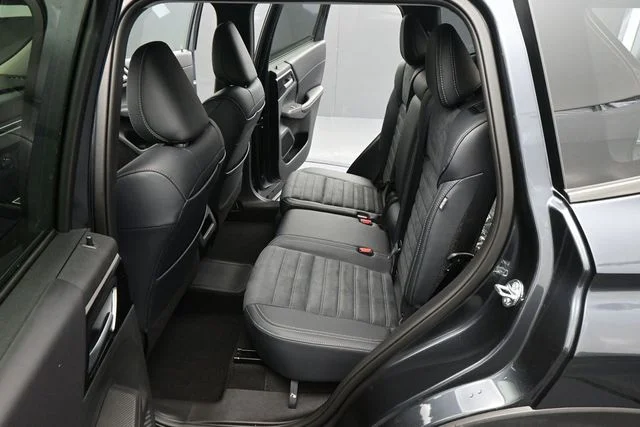 New 2026 Gray Nissan SL image 16